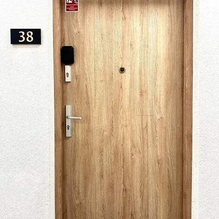 Zarembowicza 37 - Self Check-in 20h - Parking &lift Apartment *