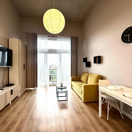 Zarembowicza 37 - Self Check-in 20h - Parking &lift