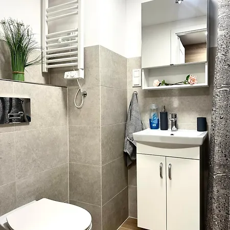 Zarembowicza 37 - Self Check-in 20h - Parking &lift *