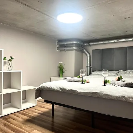Zarembowicza 37 - Self Check-in 20h - Parking &lift Apartment