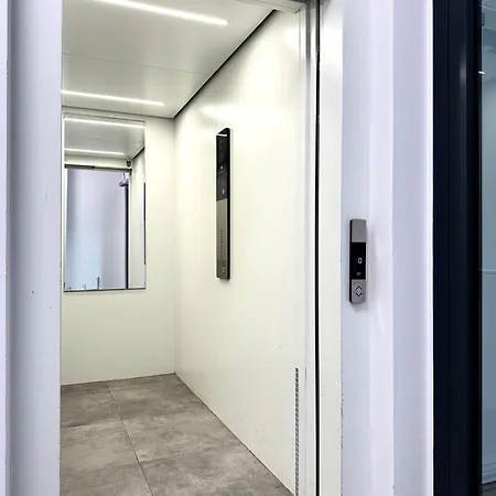 Zarembowicza 37 - Self Check-in 20h - Parking &lift *